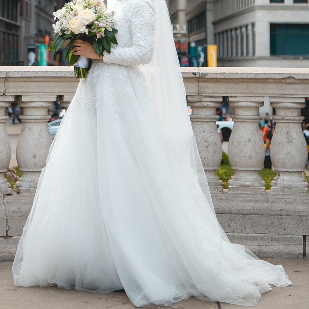 Long sleeved / Modest Wedding Dress - Picture 5 of 7